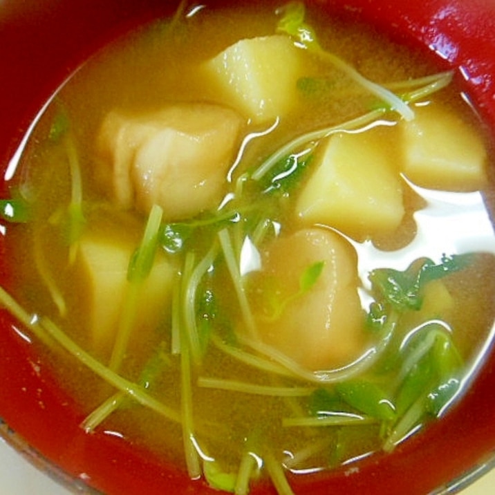 じゃが芋・麩・豆苗の味噌汁